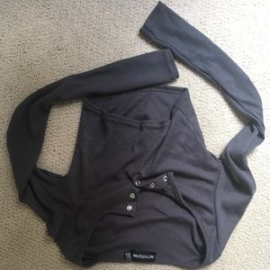 Gray long sleeve crop